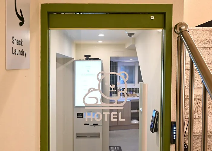 Rio Hotel-hoegi Station, Subway Line 1