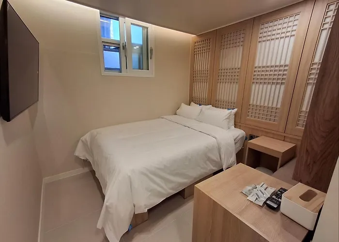 Rio Hotel-hoegi Station, Subway Line 1 ホテル ソウル特別市