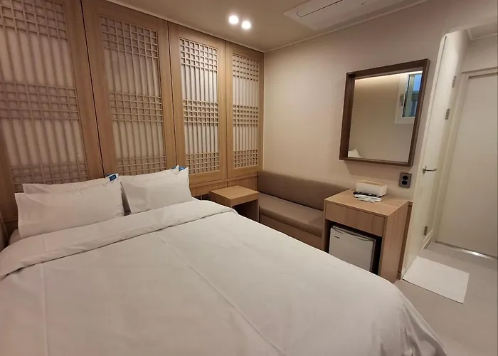ホテル Rio Hotel-hoegi Station, Subway Line 1 *
