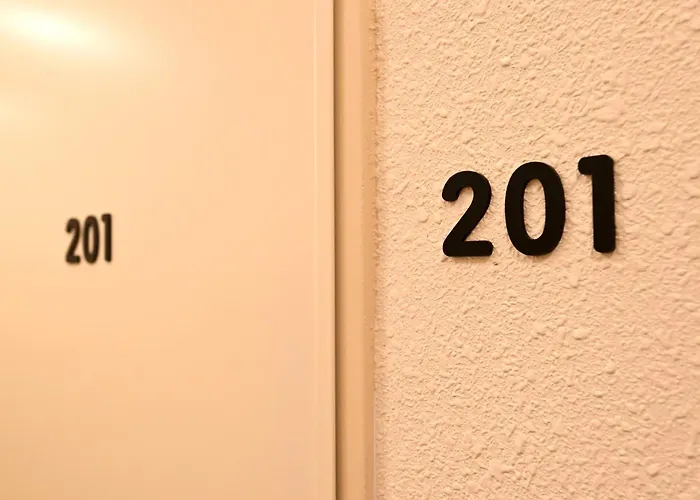 Rio Hotel-hoegi Station, Subway Line 1 ホテル *