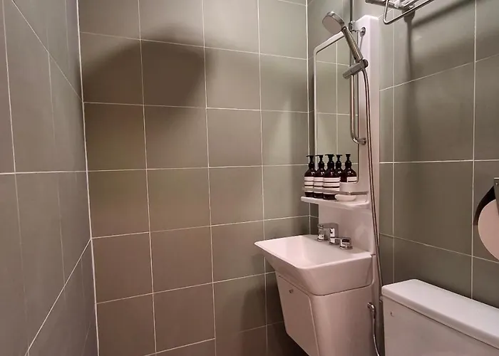 Rio Hotel-hoegi Station, Subway Line 1 ソウル特別市